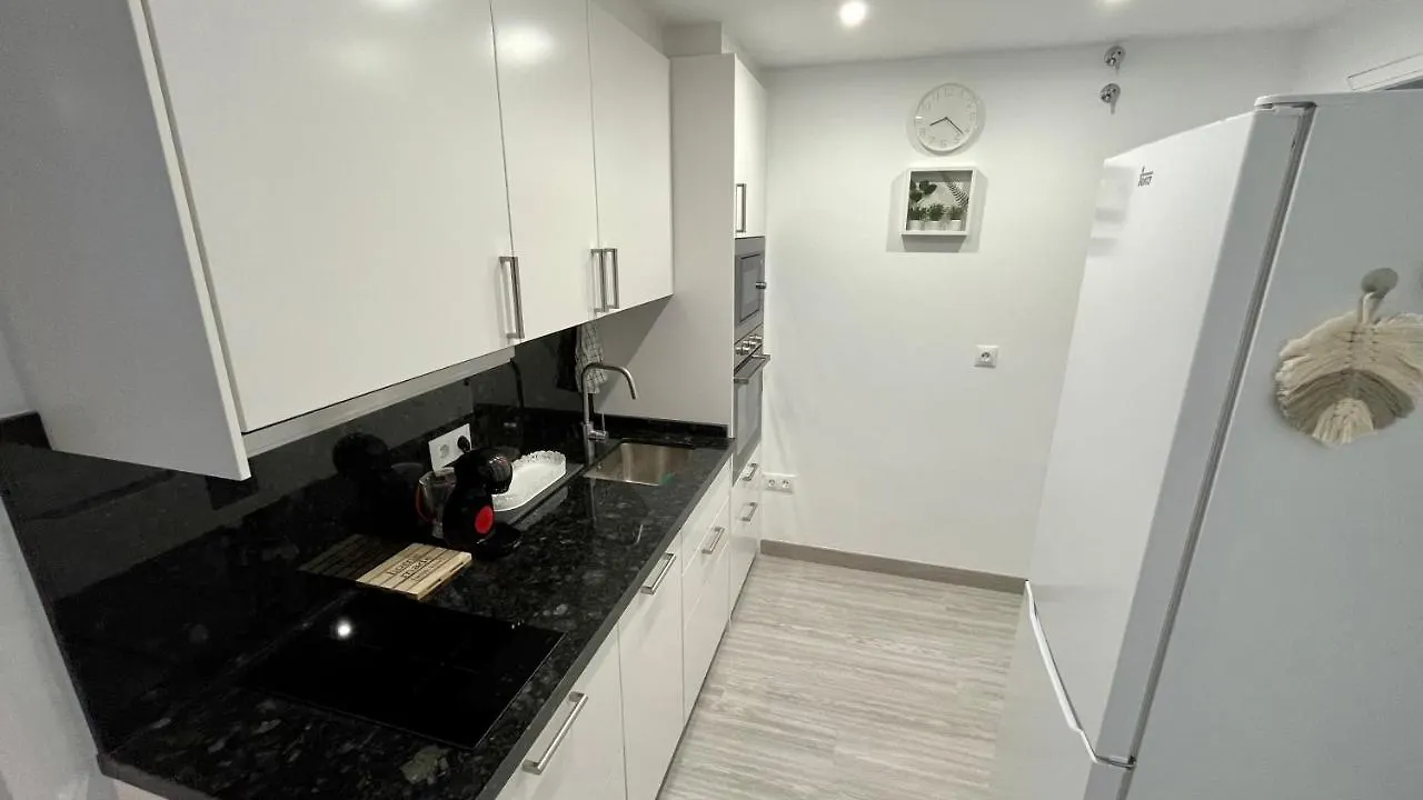 Moderno Piso De 3 Dormitorios En La Playa De Rincon De La Victoria Malaga Appartamento