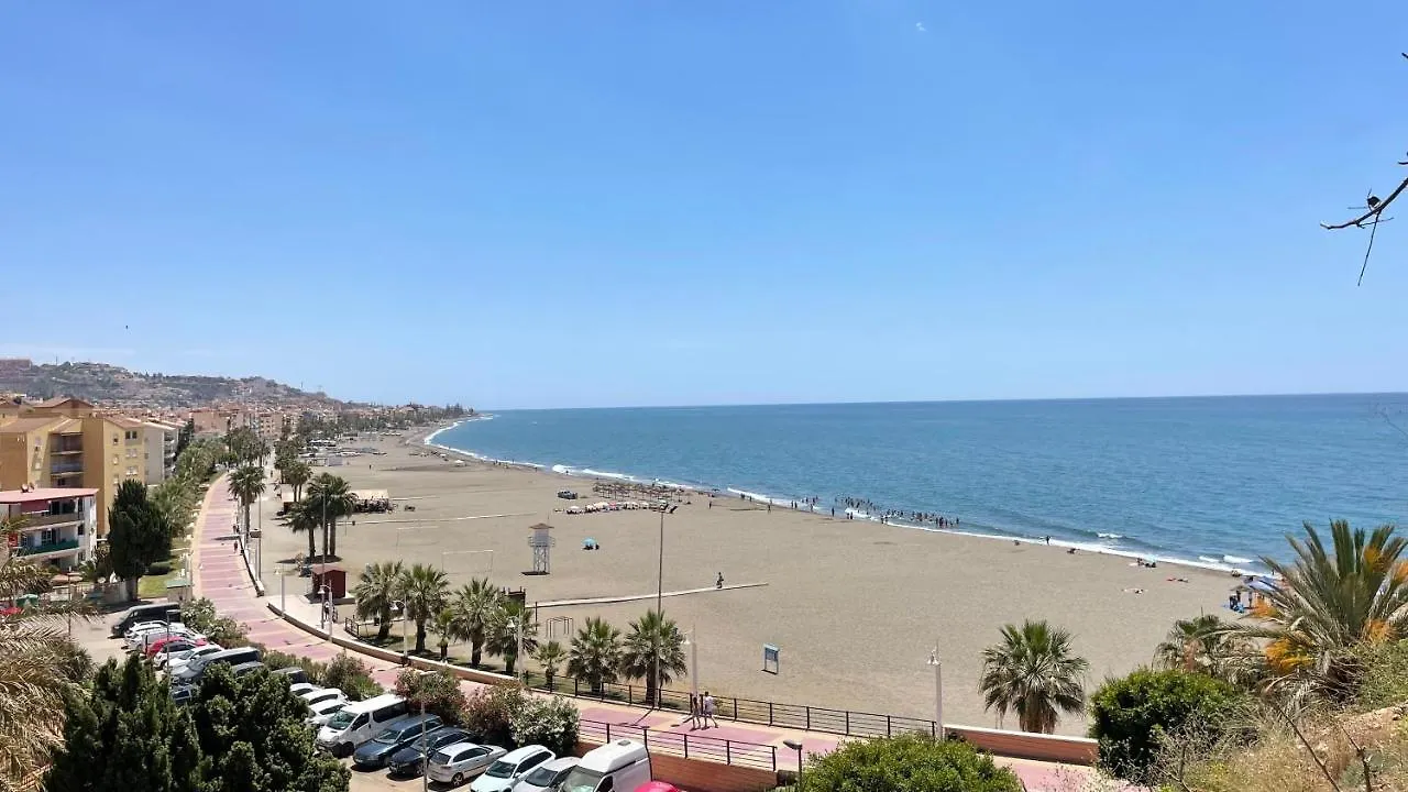 Moderno Piso De 3 Dormitorios En La Playa De Rincon De La Victoria Malaga