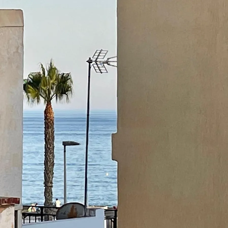 Moderno Piso De 3 Dormitorios En La Playa De Rincon De La Victoria Malaga 0*,