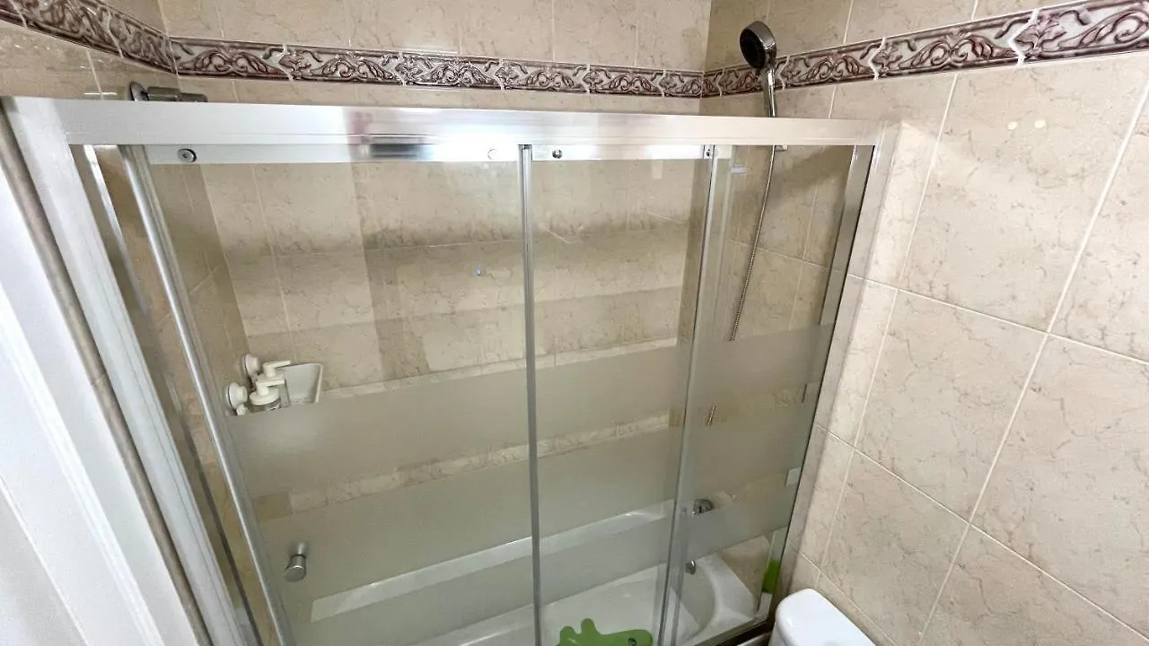 Moderno Piso De 3 Dormitorios En La Playa De Rincon De La Victoria Malaga