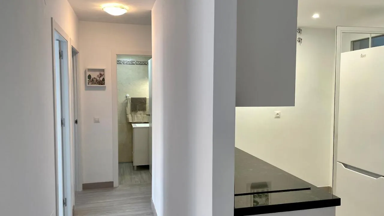 Moderno Piso De 3 Dormitorios En La Playa De Rincon De La Victoria Malaga 0*,  Spagna