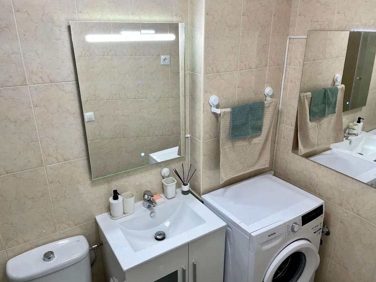 Moderno Piso De 3 Dormitorios En La Playa De Rincon De La Victoria Malaga 0*,  Spagna