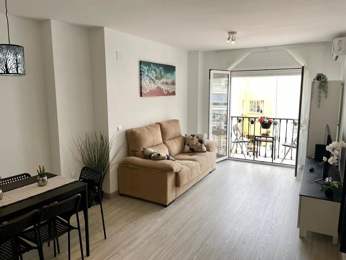 Moderno Piso De 3 Dormitorios En La Playa De Rincon De La Victoria Malaga